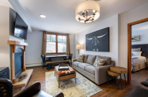 Wonderful Zephyr Mountain Lodge condo with forest views - close to gondola condo